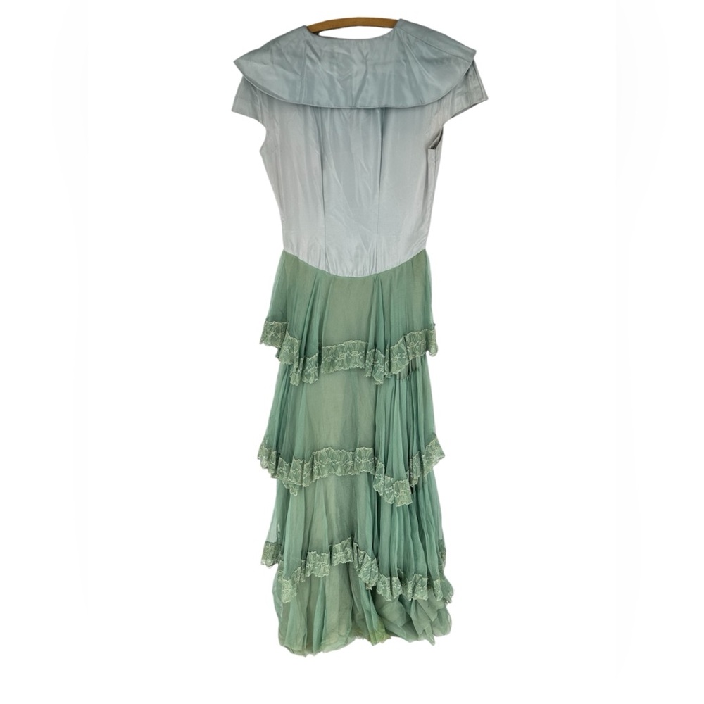 Elegant Green Tiered Women's Dress - Picture 2 of 13